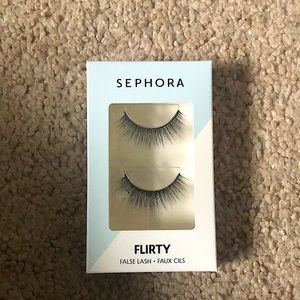 Sephora lashes in Flirty
